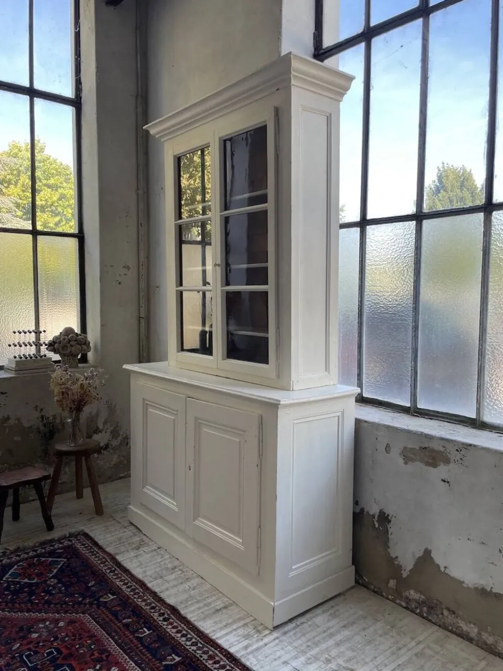 Meuble métier vitrine XL patine blanche