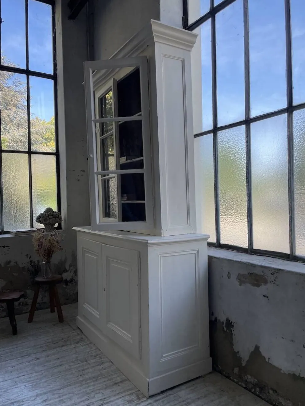 Meuble métier vitrine XL patine blanche