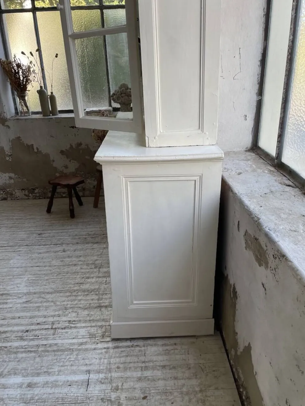 Meuble métier vitrine XL patine blanche