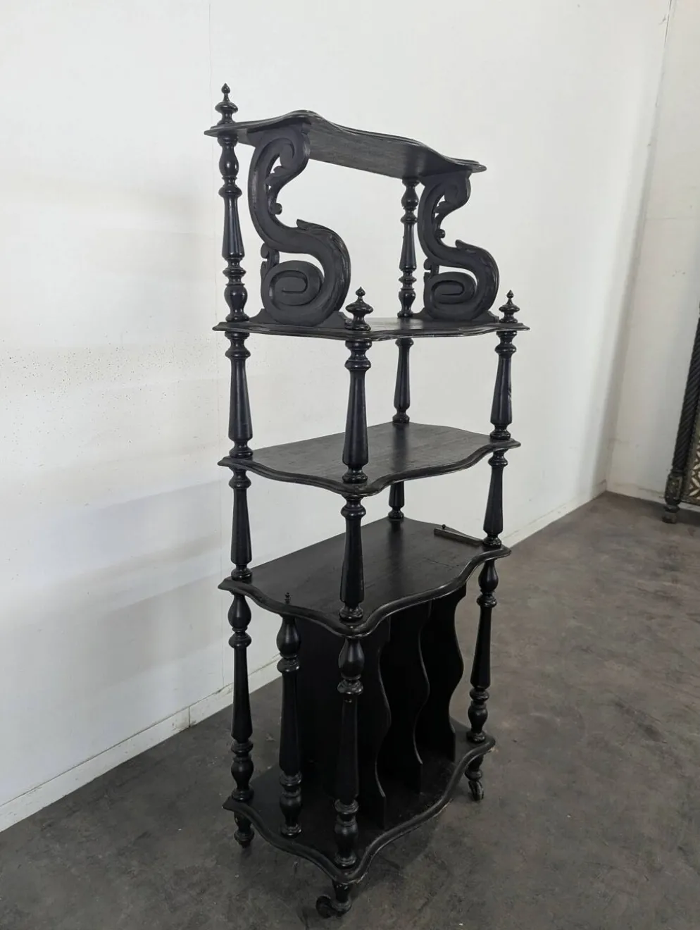 Meuble à partition de musique Napoléon III en bois noirci