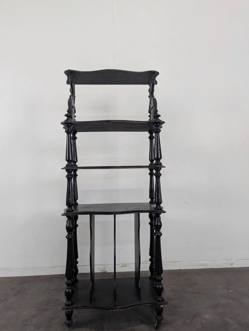 Meuble à partition de musique Napoléon III en bois noirci
