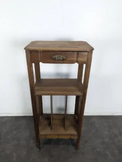 Meuble à partitions 1900 en noyer à casiers et un tiroir
