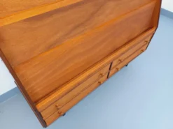 Meuble présentoir bibliothèque avec tiroirs vintage en bois des années 60