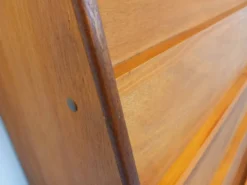 Meuble présentoir bibliothèque avec tiroirs vintage en bois des années 60
