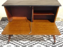 Meuble pétrin sur roulettes