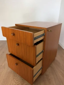 Meuble rangement avec clé