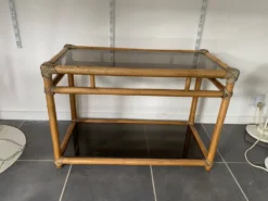 Meuble rangement télé en rotin et verre vintage 1950