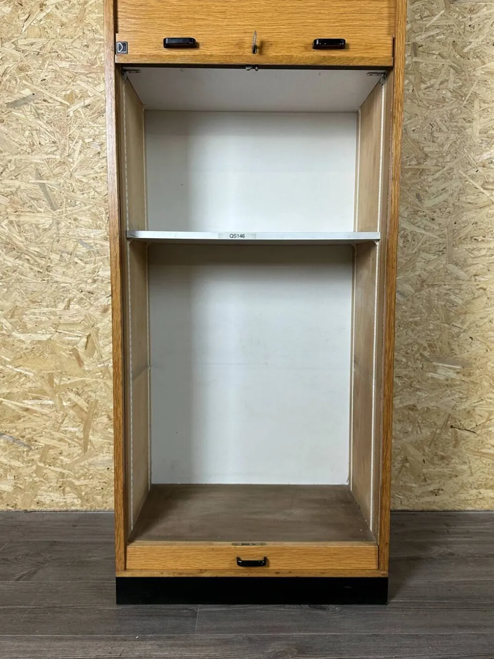 Meuble à rideau par Dobergo, 1950-1960