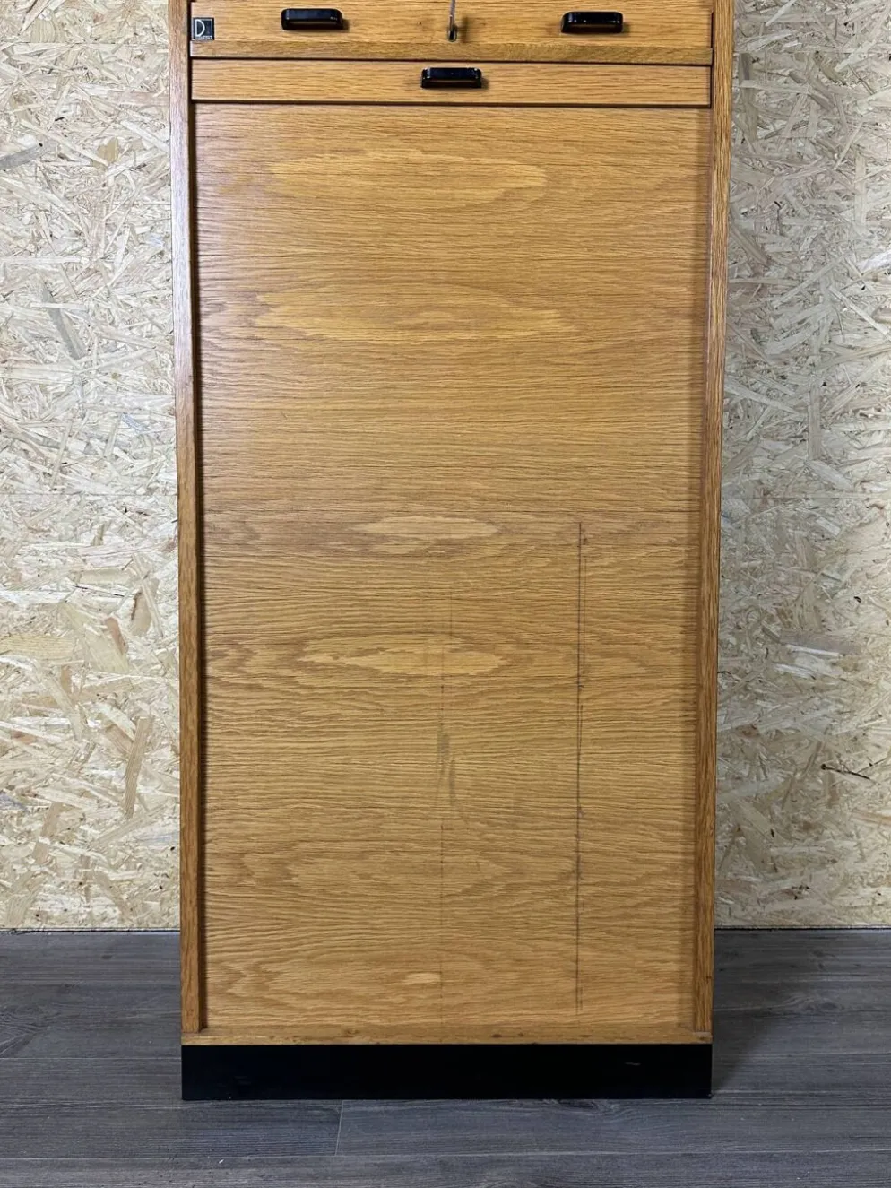 Meuble à rideau par Dobergo, 1950-1960