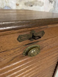 Meuble à rideau vintage bois