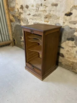 Meuble à rideau vintage bois