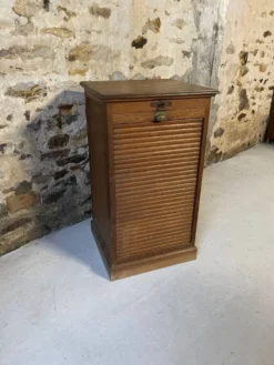 Meuble à rideau vintage bois