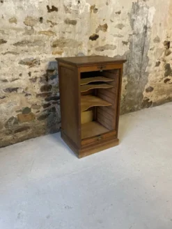 Meuble à rideau vintage bois