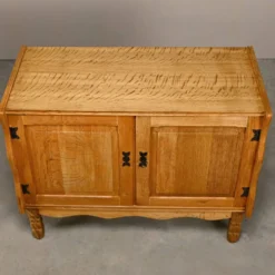 Meubles de chevet ou buffets en chêne de style danois des années 50 par Henning Kjærnulf
