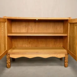 Meubles de chevet ou buffets en chêne de style danois des années 50 par Henning Kjærnulf