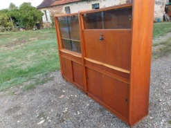 Meubles vitrine des années 50 bois et vitres