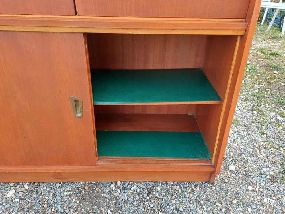 Meubles vitrine des années 50 bois et vitres