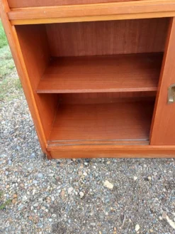 Meubles vitrine des années 50 bois et vitres