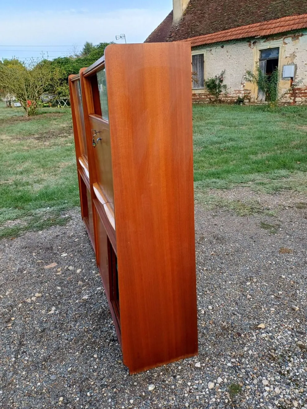 Meubles vitrine des années 50 bois et vitres