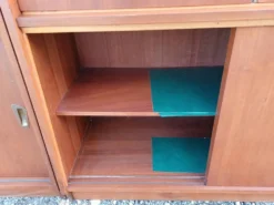 Meubles vitrine des années 50 bois et vitres