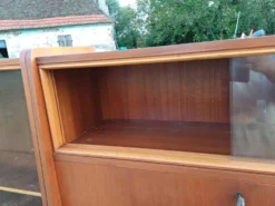 Meubles vitrine des années 50 bois et vitres