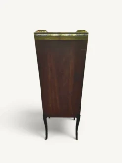 Meuble étagère de style Louis XVI en acajou et laiton