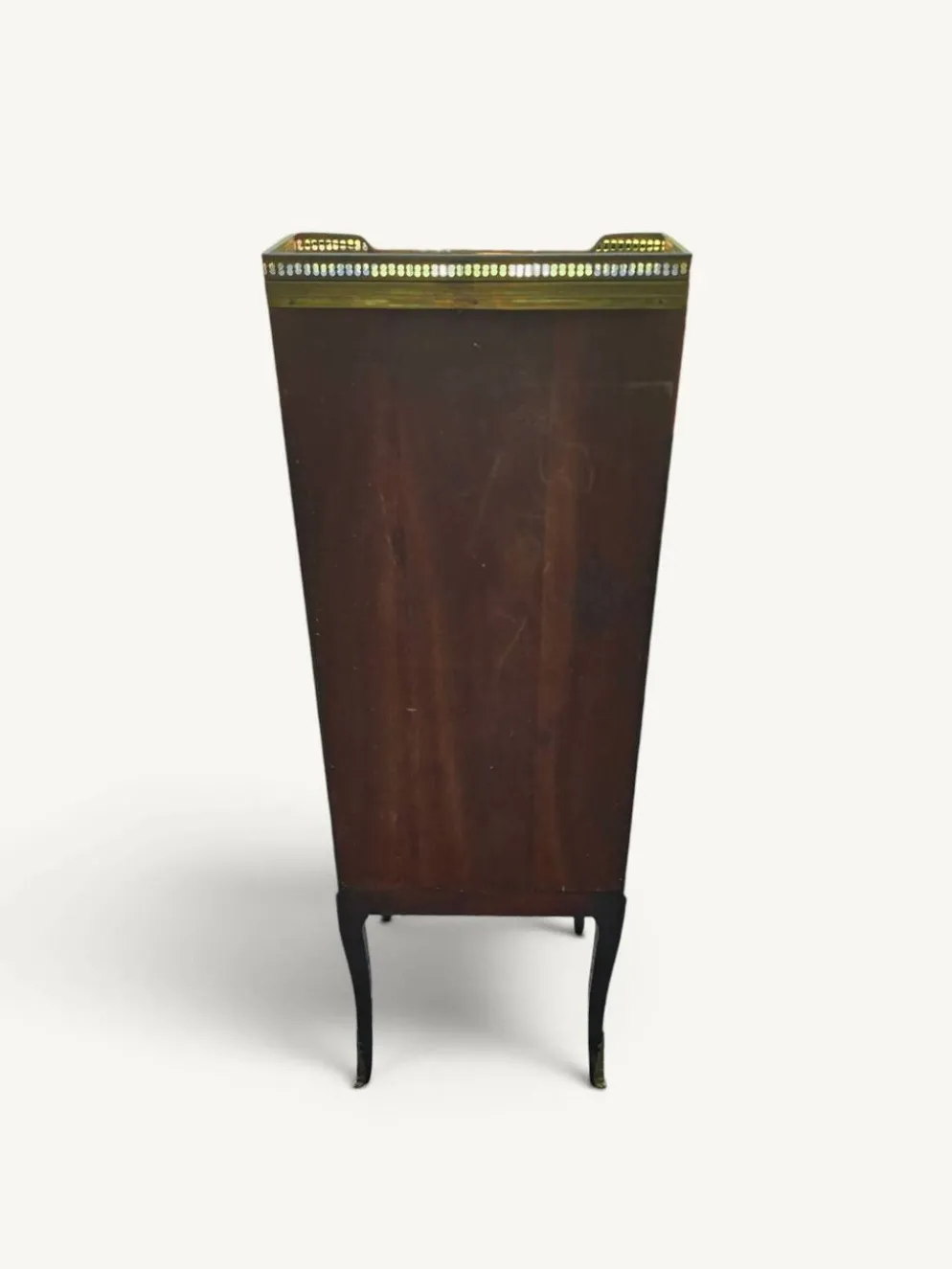 Meuble étagère de style Louis XVI en acajou et laiton