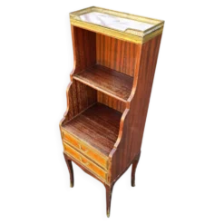 Meuble étagère de style Louis XVI en acajou et laiton