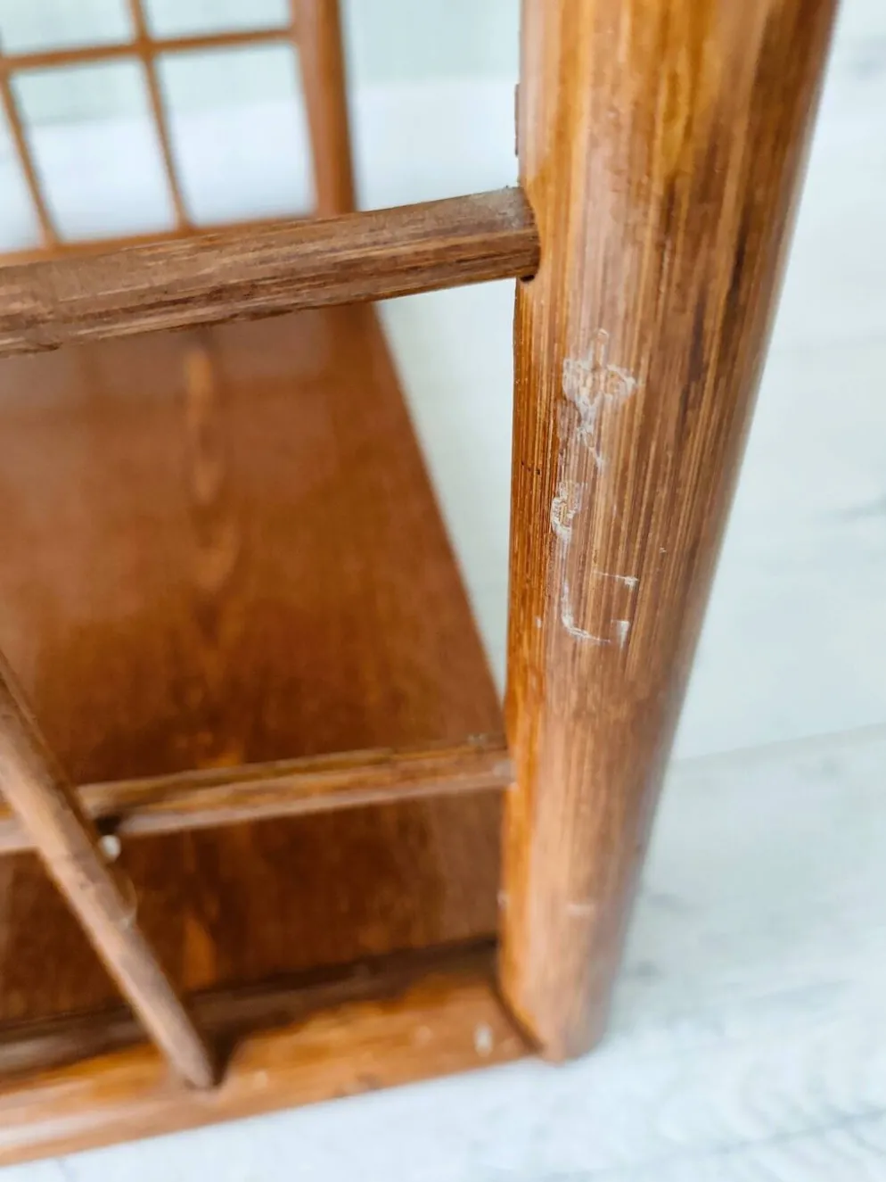 Meuble étagère en rotin et bois