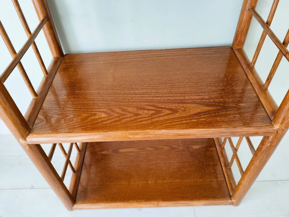 Meuble étagère en rotin et bois