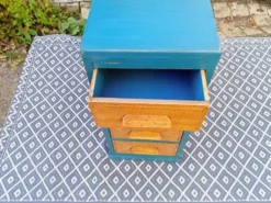 Meuble à tiroirs
