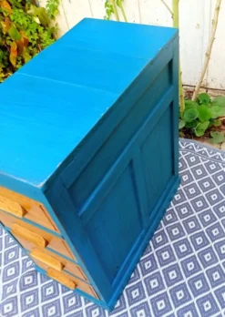 Meuble à tiroirs