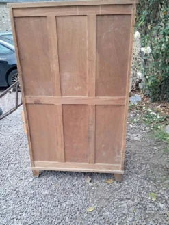 Meuble à tiroirs