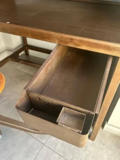 Meuble tri postal avec tabouret