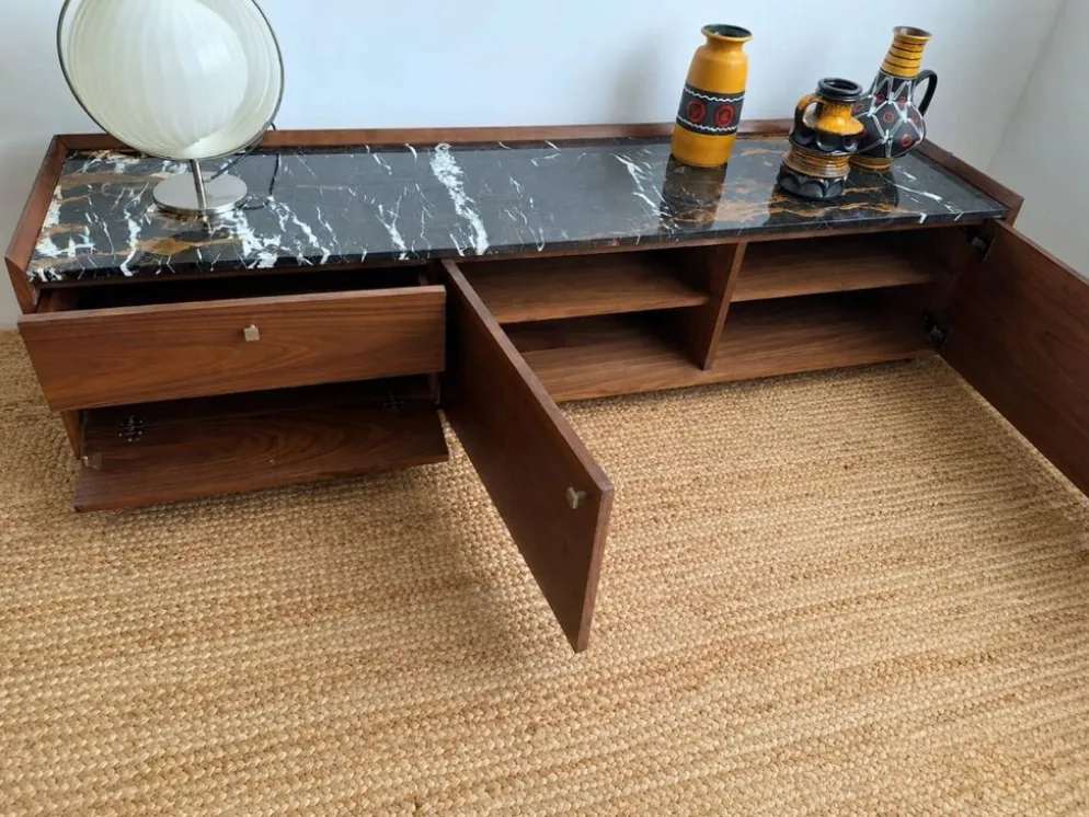 Meuble TV AMPM Noham, enfilade noyer et marbre ambré