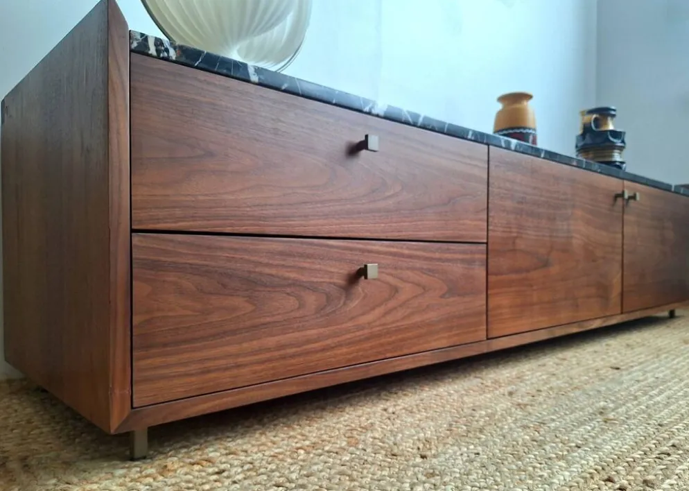 Meuble TV AMPM Noham, enfilade noyer et marbre ambré