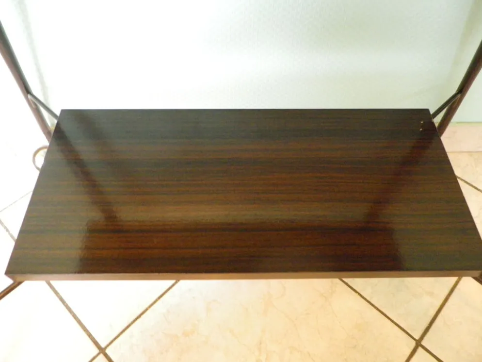 Meuble TV formica, 2 plateaux, sur roulettes atypiques incurvées - Années 60