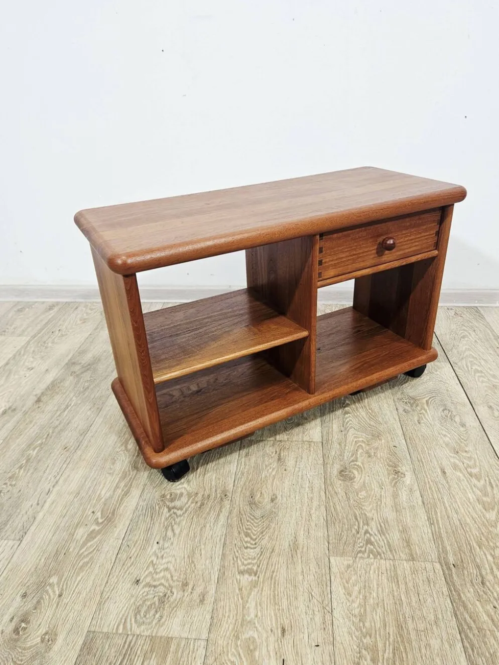 Meuble TV/Hi-Fi en teck unique – années 1970.