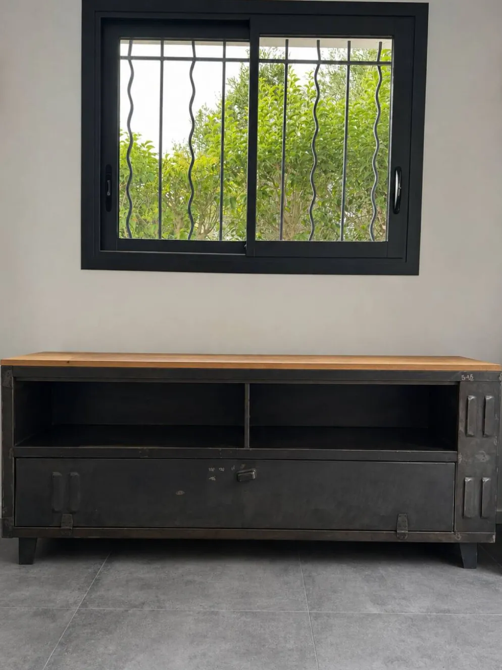 Meuble TV ou rangement en bois et métal