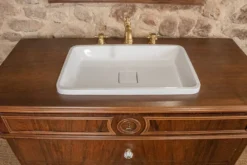 Meuble vasque Louis-Philippe en noyer & miroir LED assorti