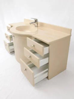 Meuble-vasque vintage sculptural laqué crème et marbre, années 80