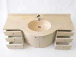 Meuble-vasque vintage sculptural laqué crème et marbre, années 80
