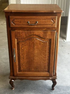 Meuble vintage en chêne massif pour platine vinyle