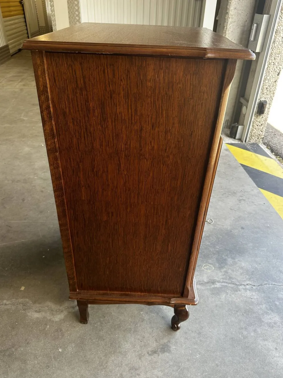 Meuble vintage en chêne massif pour platine vinyle