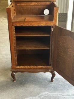 Meuble vintage en chêne massif pour platine vinyle