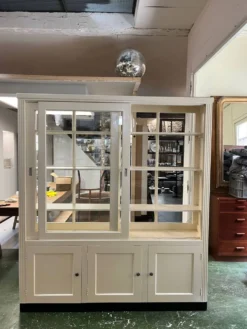 Meuble Vitrine d’atelier 1950