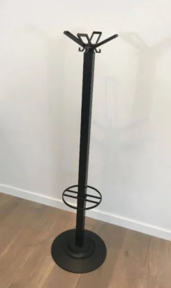 Michele De Lucchi & Tadao Takaichi pour Kartell. Porte-manteau en plastique noir 
