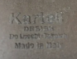 Michele De Lucchi & Tadao Takaichi pour Kartell. Porte-manteau en plastique noir 