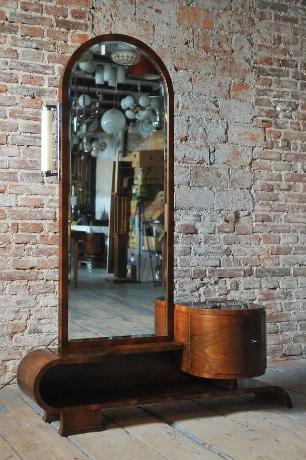Miroir de coiffeuse Art Déco tchèque en noyer, années 1930