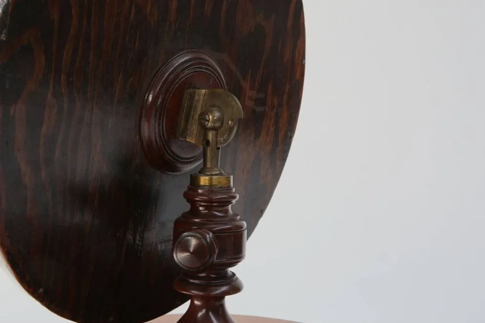 Miroir de maquillage romantique avec rangement latéral, France années 1850
